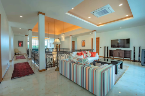 Haus in Bang Tao, Thailand 7 Schlafzimmer № 174025 - Foto 4
