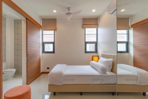 Haus in Bang Tao, Thailand 7 Schlafzimmer № 174025 - Foto 16
