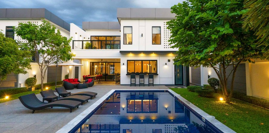 Villa in Chiang Mai, Thailand 4 Schlafzimmer № 174076
