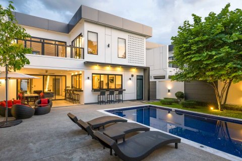 Villa in Chiang Mai, Thailand 4 Schlafzimmer № 174076 - Foto 2