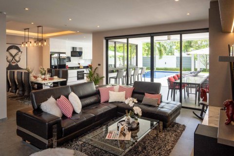 Villa in Chiang Mai, Thailand 4 Schlafzimmer № 174076 - Foto 4