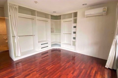 Condominio de 3 dormitorios en Watthana, Bangkok, Tailandia № 47459 - foto 12