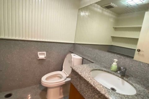 Condominio de 3 dormitorios en Watthana, Bangkok, Tailandia № 47459 - foto 18