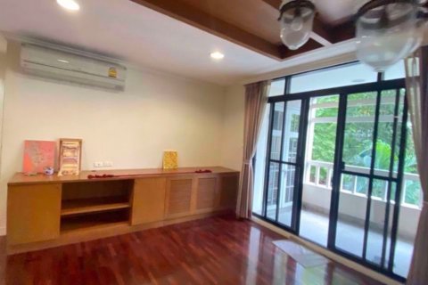 Condominio de 3 dormitorios en Watthana, Bangkok, Tailandia № 47459 - foto 2