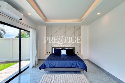 House in Pattaya, Thailand 4 bedrooms № 198332 - photo 11