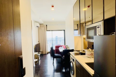 Studio in the Condo in Watthana, Bangkok, Thailand  № 140814
