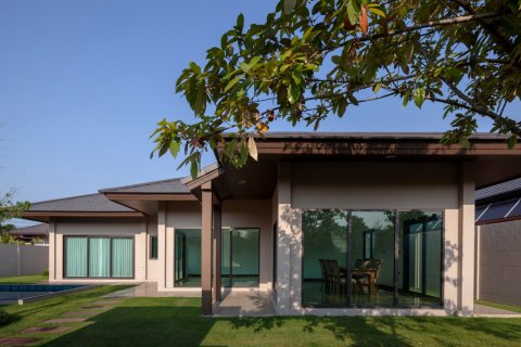 Casa de 3 dormitorios en Bangkok, Tailandia № 157588 - foto 3