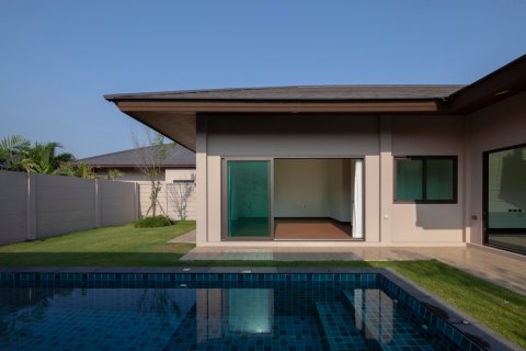 Casa de 3 dormitorios en Bangkok, Tailandia № 157588 - foto 6