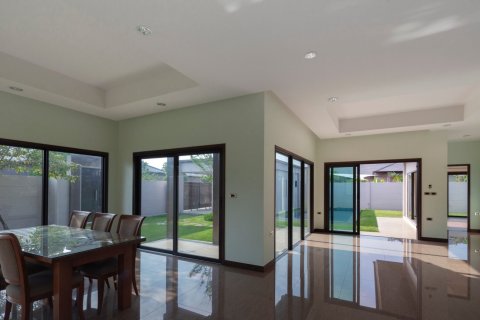 Casa de 3 dormitorios en Bangkok, Tailandia № 157588 - foto 19