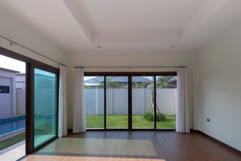 Casa de 3 dormitorios en Bangkok, Tailandia № 157588 - foto 10