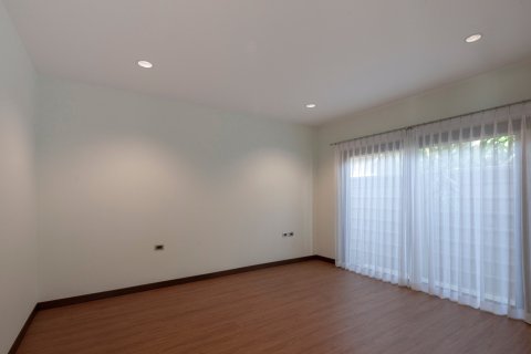 Casa de 3 dormitorios en Bangkok, Tailandia № 157588 - foto 13