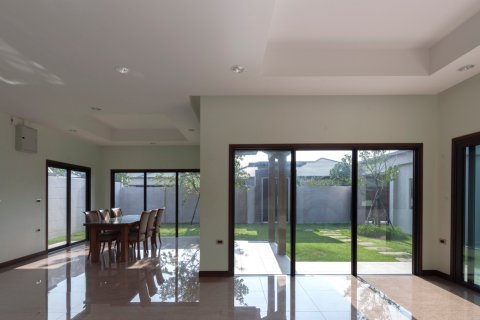 Casa de 3 dormitorios en Bangkok, Tailandia № 157588 - foto 12