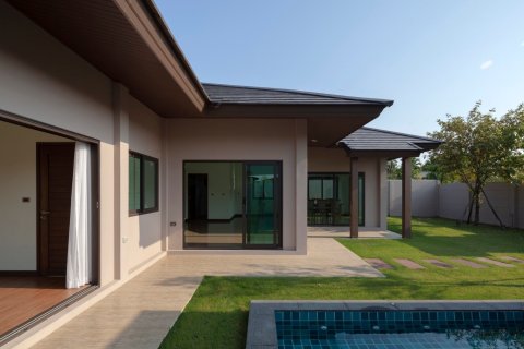 Casa de 3 dormitorios en Bangkok, Tailandia № 157588 - foto 8