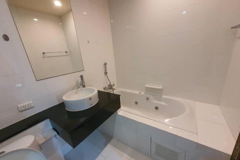 Condominio de 2 dormitorios en Bangkok, Tailandia № 157584 - foto 3