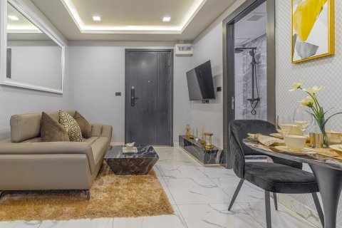 Apartamento de 2 habitaciones en Pattaya, Tailandia № 134150 - foto 2