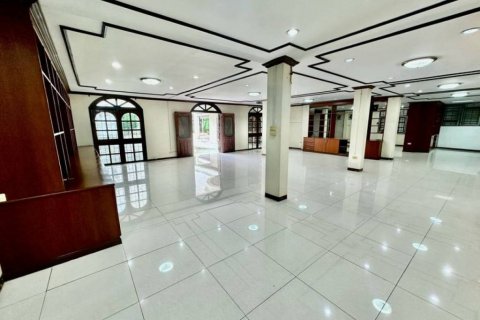 Casa de 6 dormitorios en Bangkok, Tailandia № 134594 - foto 5