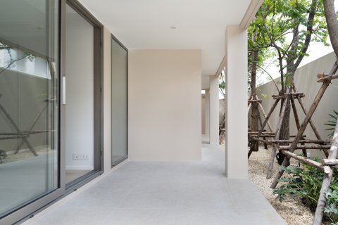 Chalet de 4 dormitorios en Bangkok, Tailandia № 190962 - foto 14