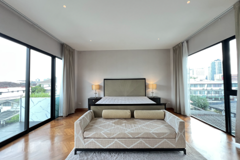 Villa in Watthana, Bangkok, Thailand 4 Schlafzimmer № 190966 - Foto 16