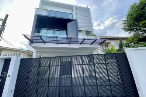 Villa in Watthana, Bangkok, Thailand 4 Schlafzimmer № 190966 - Foto 26