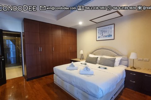Condo in Khlong Toei, Bangkok, Thailand, 2 bedrooms № 201026 - photo 6