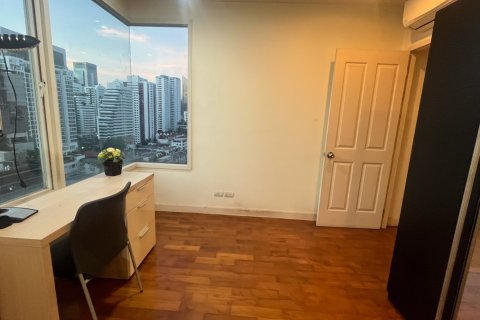 Condo à Watthana, Bangkok, Thaïlande, 2 chambres  № 201029 - photo 10