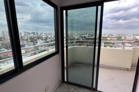 Condominio de 5 dormitorios en Watthana, Bangkok, Tailandia № 201023 - foto 23