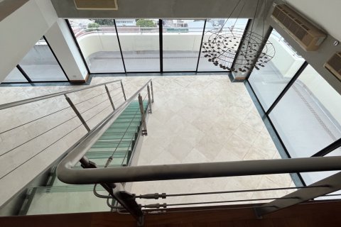 Condominio de 5 dormitorios en Watthana, Bangkok, Tailandia № 201023 - foto 11