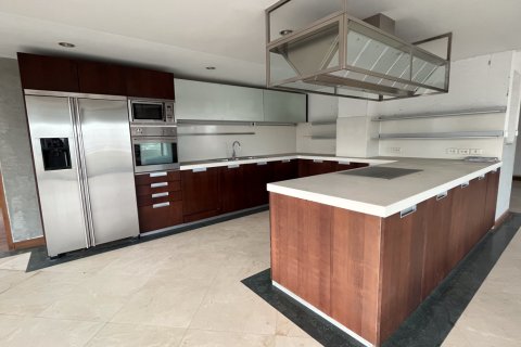 Condominio de 5 dormitorios en Watthana, Bangkok, Tailandia № 201023 - foto 9