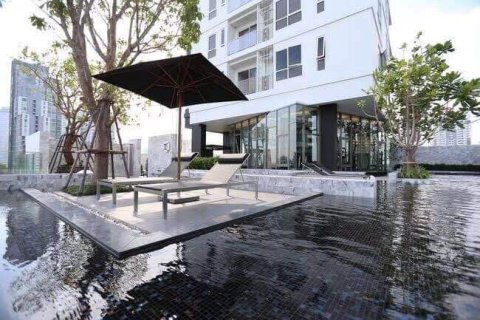 Estudio en el condominio en Watthana, Bangkok, Tailandia № 148413 - foto 9