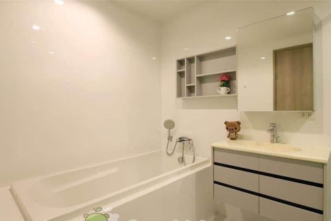 Estudio en el condominio en Watthana, Bangkok, Tailandia № 148413 - foto 8