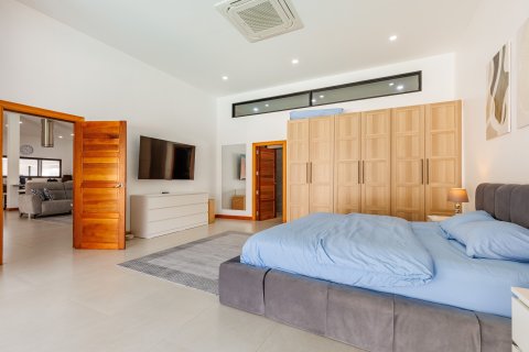 Chalet de 4 dormitorios en Phuket, Tailandia № 156852 - foto 6