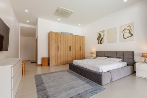 Chalet de 4 dormitorios en Phuket, Tailandia № 156852 - foto 2