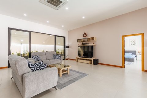 Chalet de 4 dormitorios en Phuket, Tailandia № 156852 - foto 20