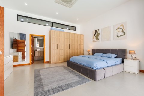 Chalet de 4 dormitorios en Phuket, Tailandia № 156852 - foto 7
