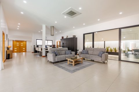 Chalet de 4 dormitorios en Phuket, Tailandia № 156852 - foto 10
