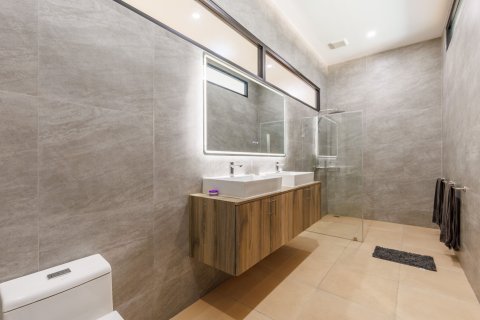 Chalet de 4 dormitorios en Phuket, Tailandia № 156852 - foto 9