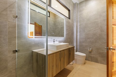 Chalet de 4 dormitorios en Phuket, Tailandia № 156852 - foto 28