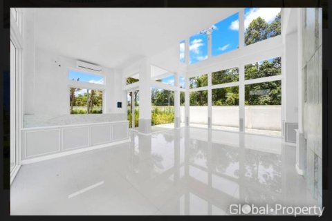 Casa de 4 dormitorios en Pattaya, Tailandia № 53999 - foto 5