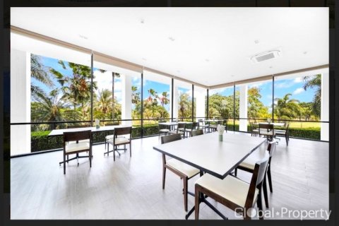 Casa de 4 dormitorios en Pattaya, Tailandia № 53999 - foto 7