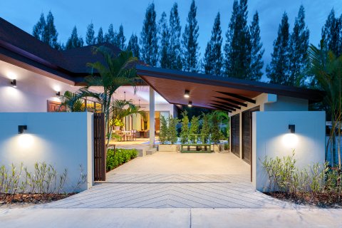 Chalet de 3 dormitorios en Hua Hin, Tailandia № 168445 - foto 8