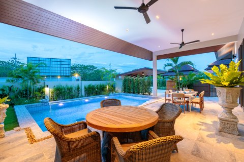 Chalet de 3 dormitorios en Hua Hin, Tailandia № 168445 - foto 7