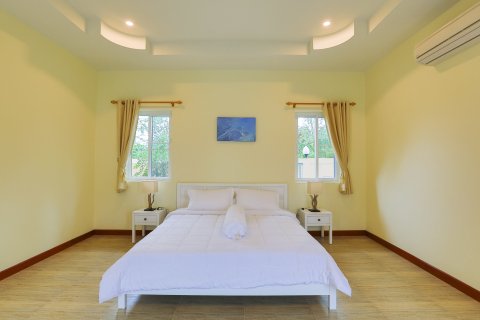 Chalet de 3 dormitorios en Hua Hin, Tailandia № 168442 - foto 16