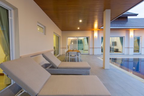 Chalet de 3 dormitorios en Hua Hin, Tailandia № 168442 - foto 3