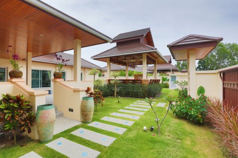Chalet de 3 dormitorios en Hua Hin, Tailandia № 168442 - foto 7