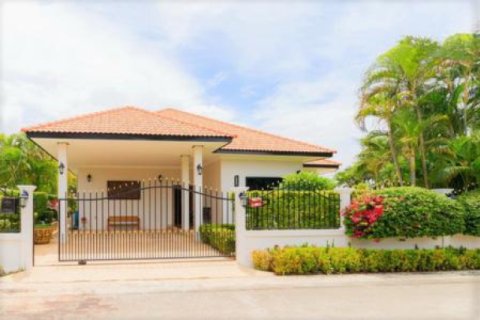 Chalet de 3 dormitorios en Hua Hin, Tailandia № 202830 - foto 5