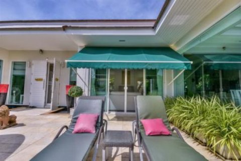 Chalet de 4 dormitorios en Hua Hin, Tailandia № 202833 - foto 2