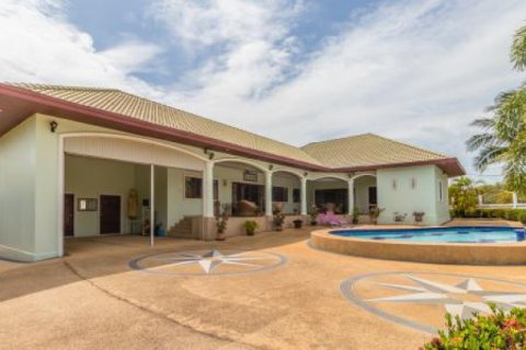 Chalet de 3 dormitorios en Hua Hin, Tailandia № 202828 - foto 3