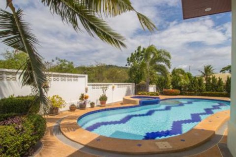 Chalet de 3 dormitorios en Hua Hin, Tailandia № 202828 - foto 4