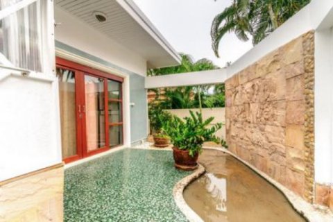 Chalet de 4 dormitorios en Hua Hin, Tailandia № 202831 - foto 4