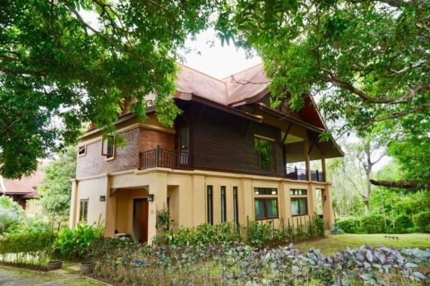 Maison à Chiang Mai, Thaïlande 4 chambres № 160061